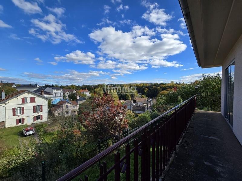 Maison - 213 m² - 8 pièces