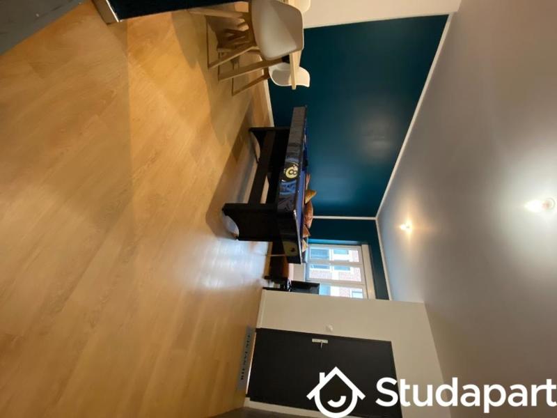 Chambre - 9 m² - 1 pièce