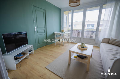 Chambre - 10 m² - 4 pièces