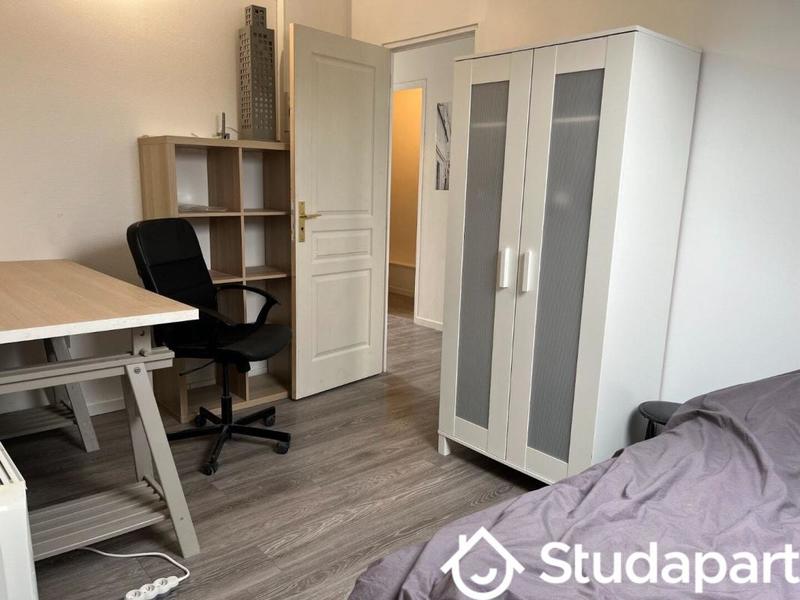 Chambre - 11 m² - 1 pièce