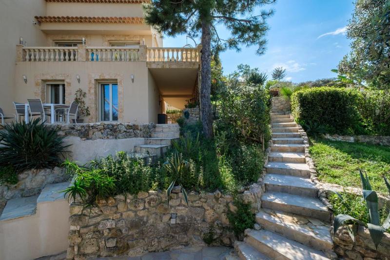 Villa - 258 m² - 14 pièces