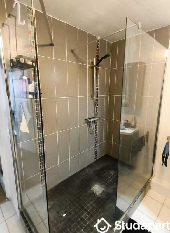 Chambre - 9 m² - 1 pièce