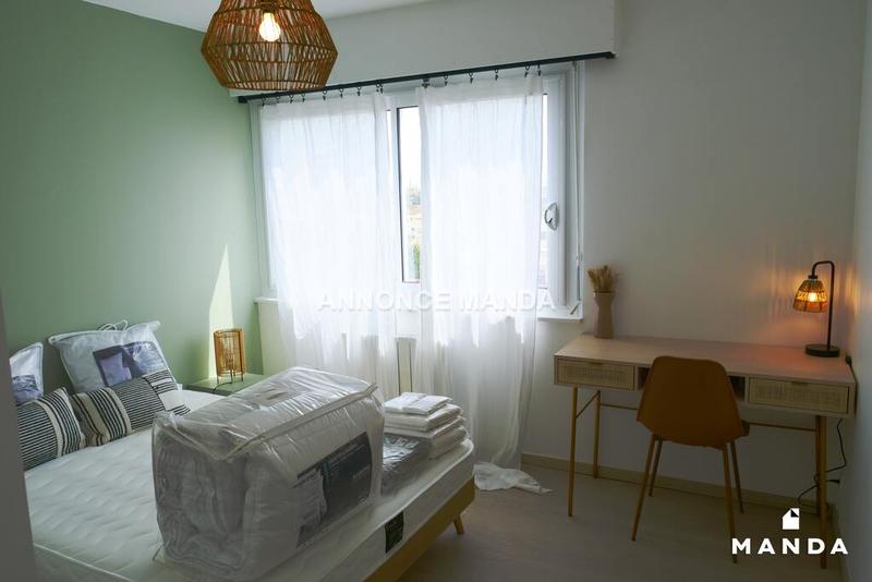 Chambre - 11 m² - 4 pièces