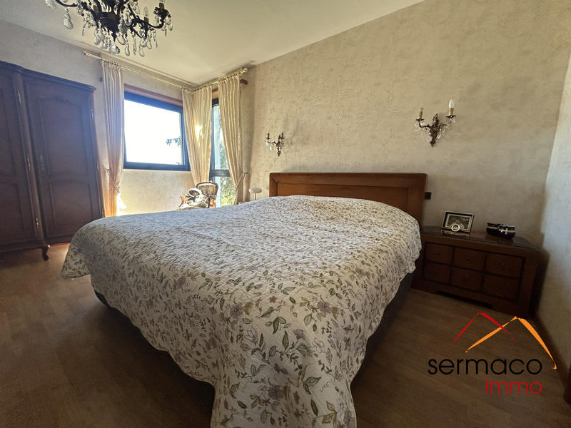 Maison contemporaine - 220 m² - 7 pièces