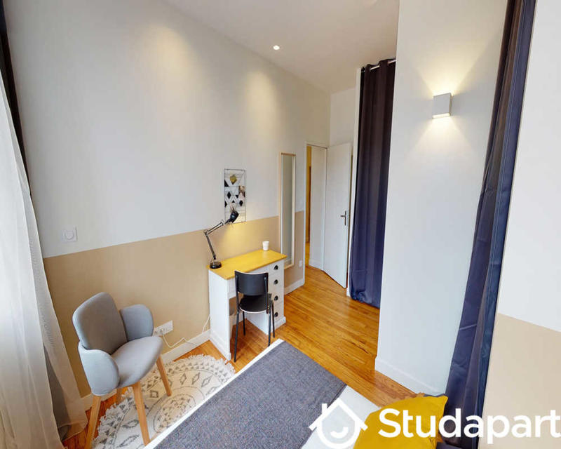 Chambre - 120 m² - 1 pièce