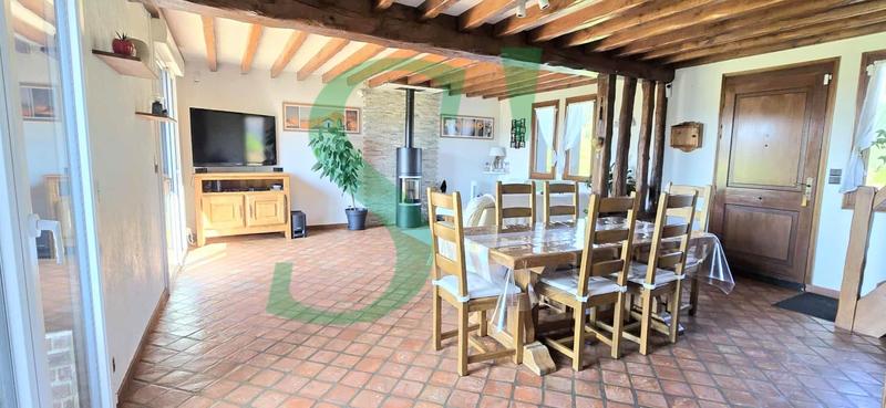 Maison - 197 m² - 9 pièces