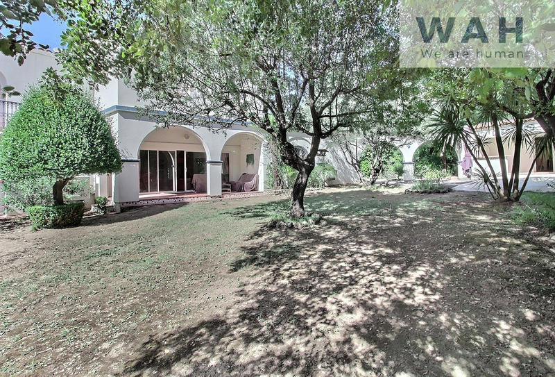 Villa - 272 m² - 6 pièces