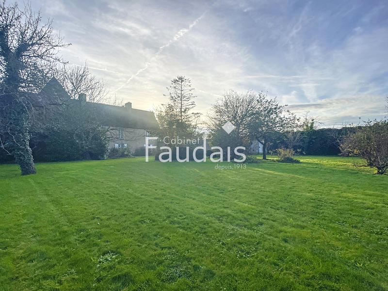 Propriété - 300 m² - 6 pièces