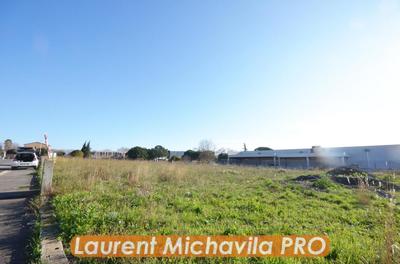 Terrain constructible - 3 373 m²