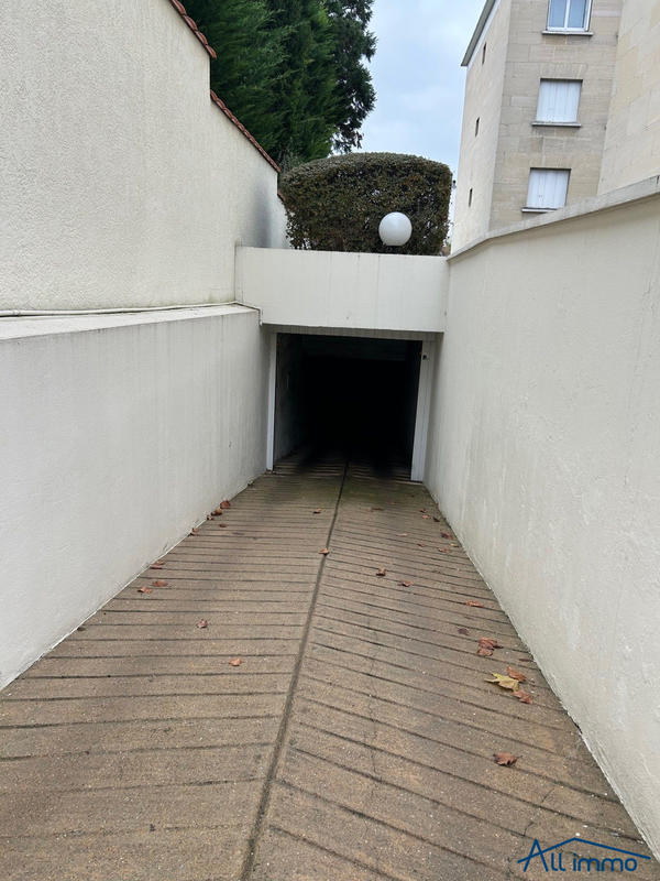 Parking / Garage - 13 m²