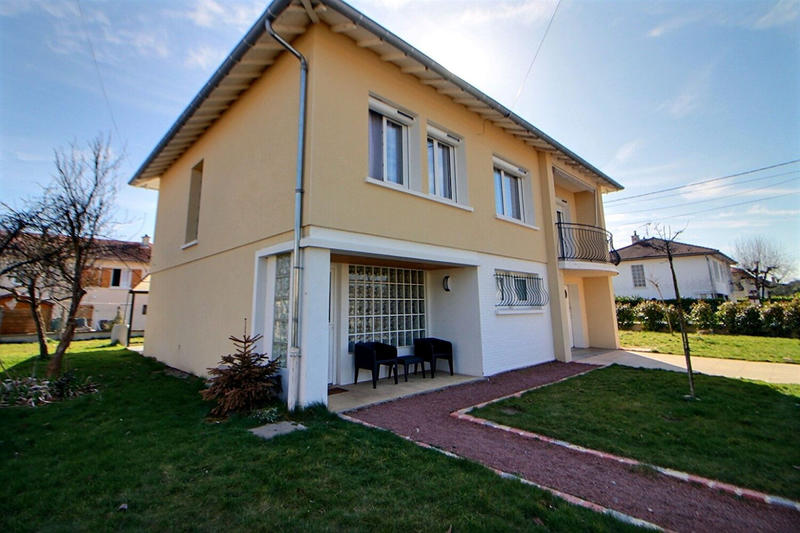 Maison - 90 m² - 5 pièces