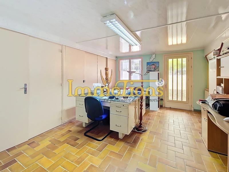 Maison - 231 m² - 9 pièces