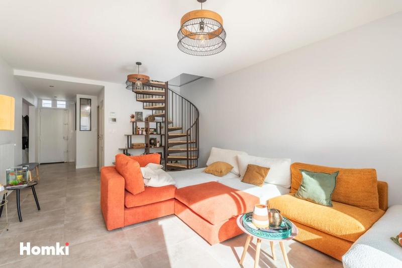 Maison - 95 m² - 5 pièces