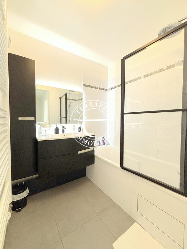 Maison - 96 m² - 5 pièces