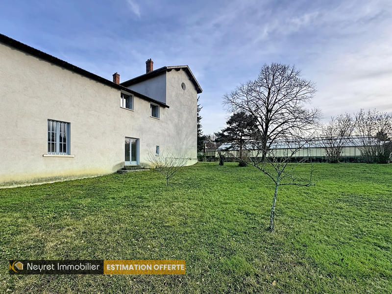 Propriété - 172 m² - 6 pièces