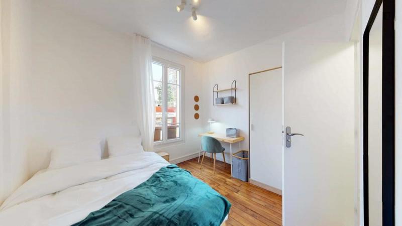 Chambre - 13 m² - 8 pièces