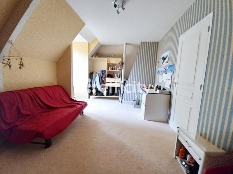 Pavillon - 200 m² - 7 pièces