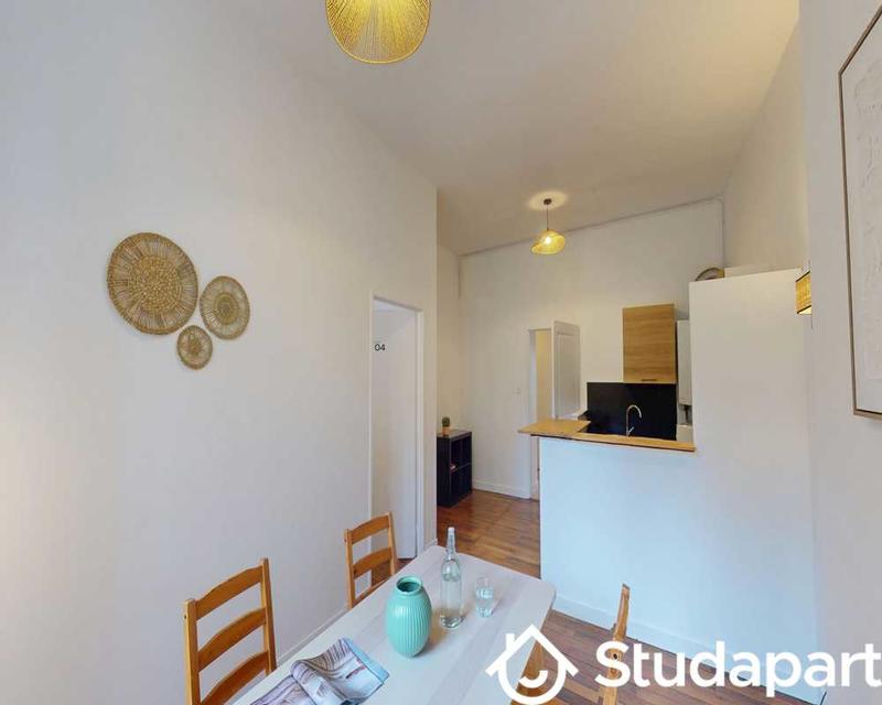 Chambre - 80 m² - 1 pièce