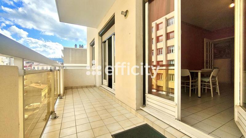 Appartement - 80 m² - 3 pièces