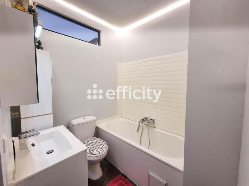 Appartement - 100 m² - 4 pièces