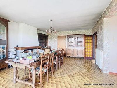 Maison - 210 m² - 7 pièces
