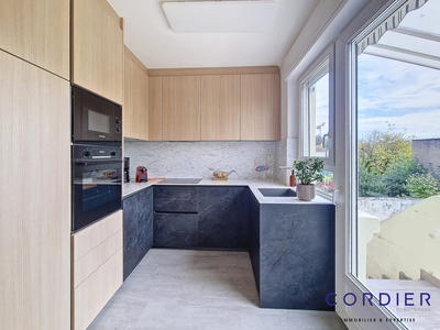 Maison - 150 m² - 8 pièces