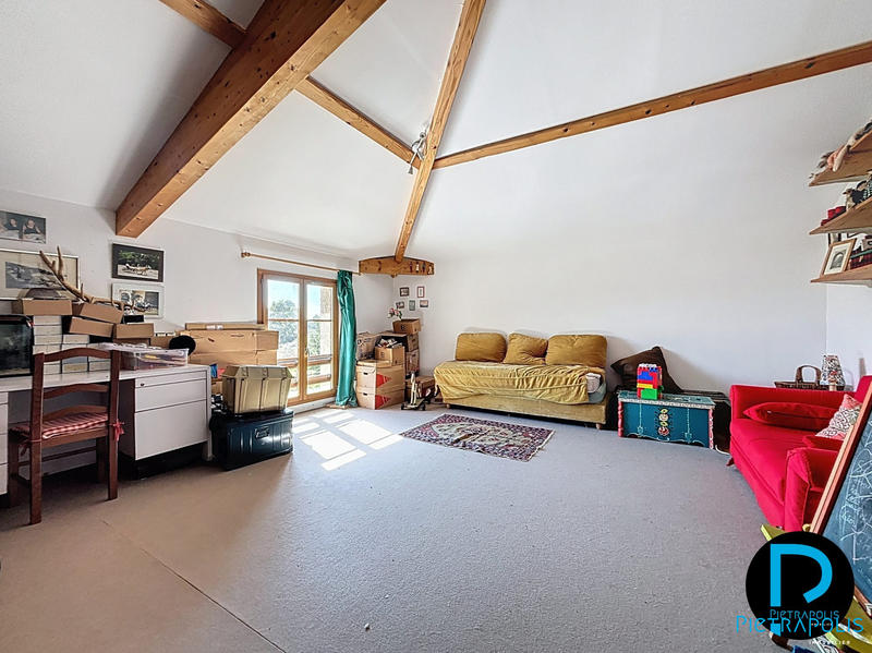 Maison - 334 m² - 7 pièces