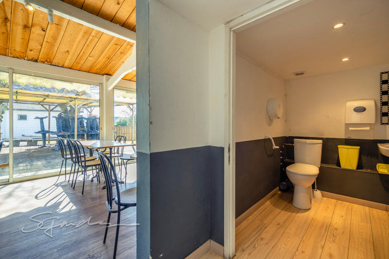 Fonds de commerce - 181 m²