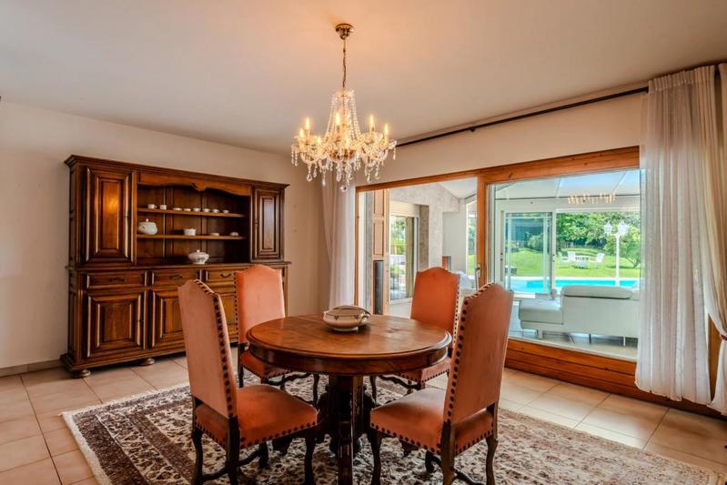 Propriété - 380 m² - 9 pièces