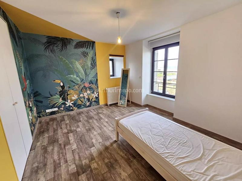 Maison - 225 m² - 9 pièces