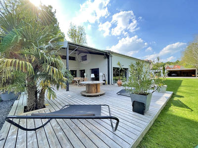 Maison - 300 m² - 7 pièces