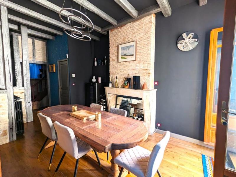 Demeure - 232 m² - 6 pièces