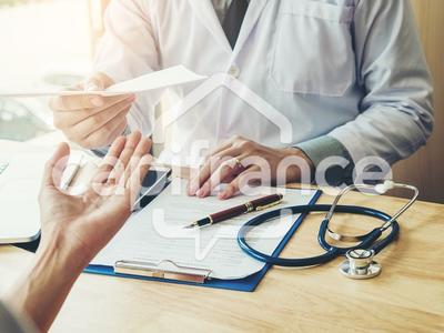 Local commercial - 22 m² - 9 pièces