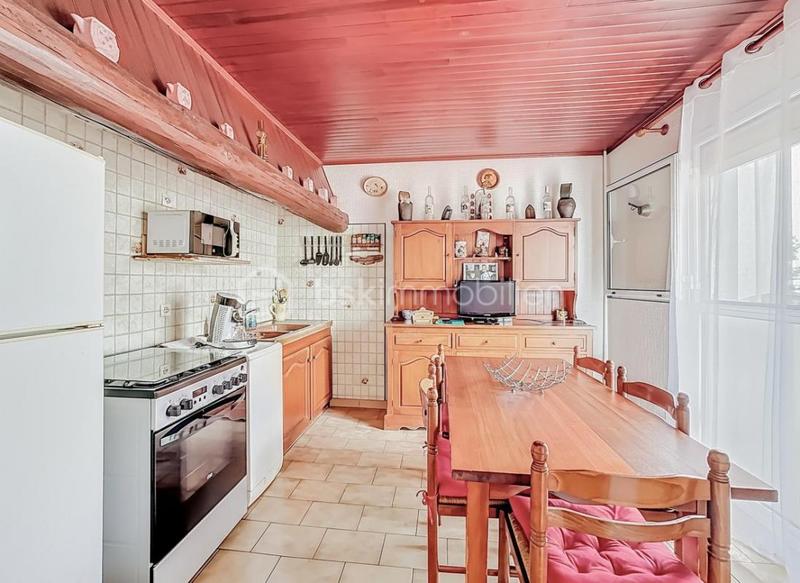 Villa - 100 m² - 5 pièces