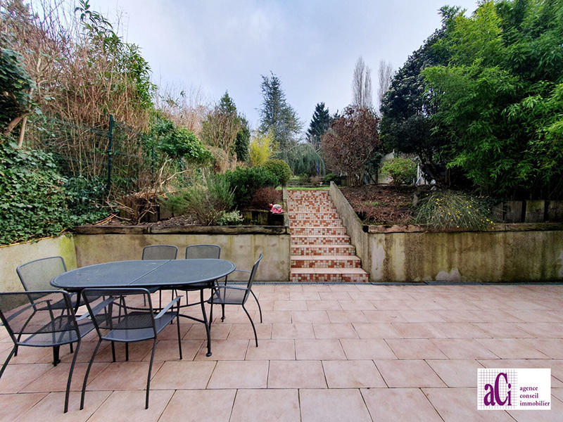 Maison - 121 m² - 6 pièces