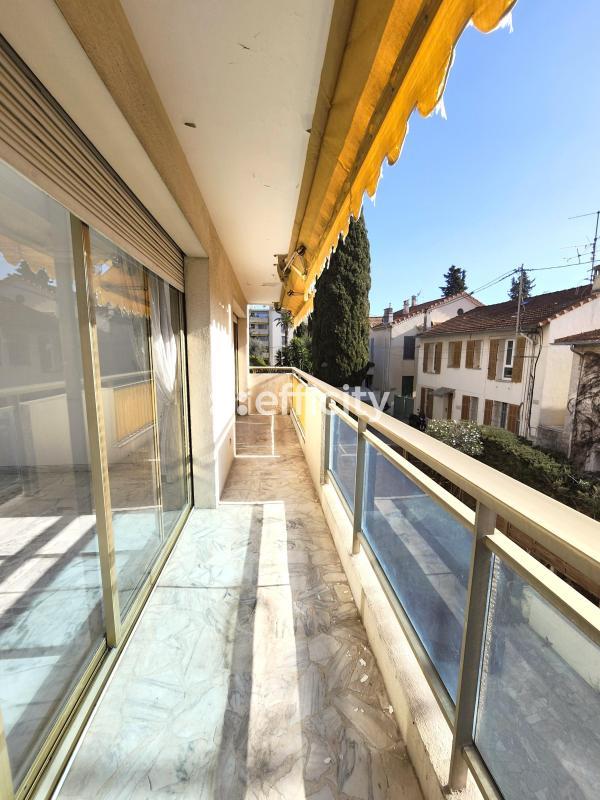 Appartement ancien - 81 m² - 3 pièces