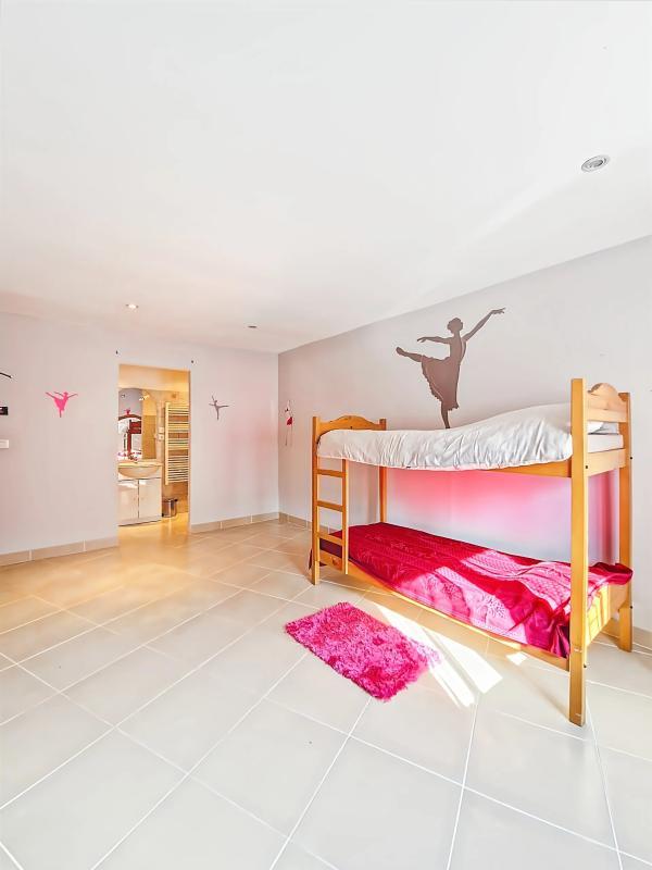 Maison - 240 m² - 6 pièces