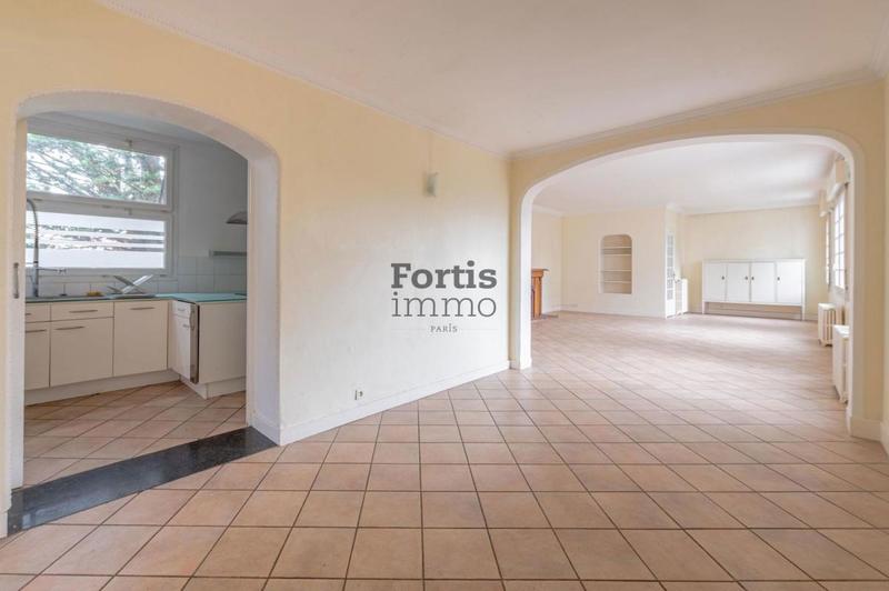 Demeure - 297 m² - 8 pièces