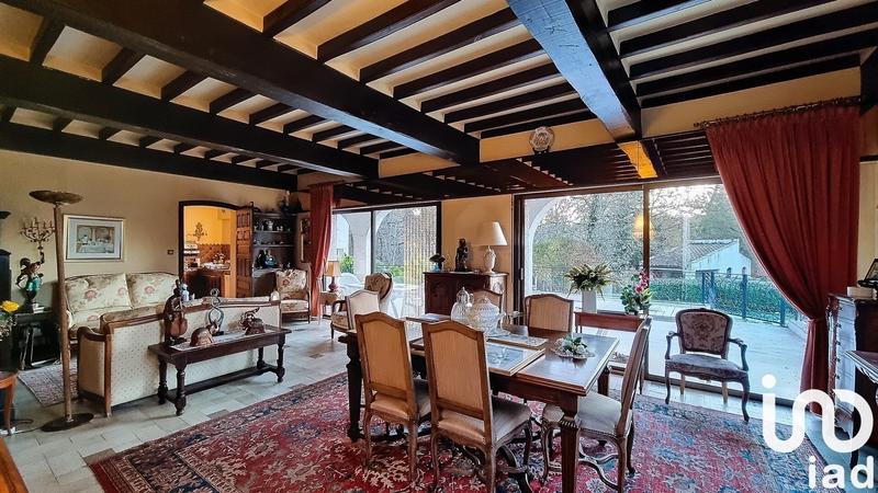 Maison - 445 m² - 11 pièces