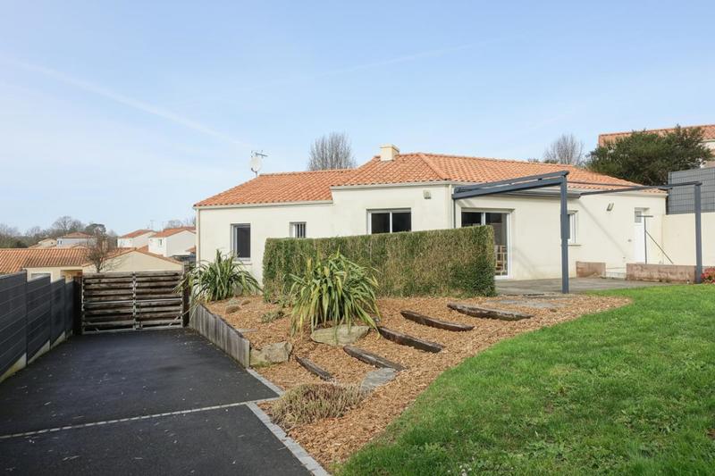 Maison - 90 m² - 5 pièces