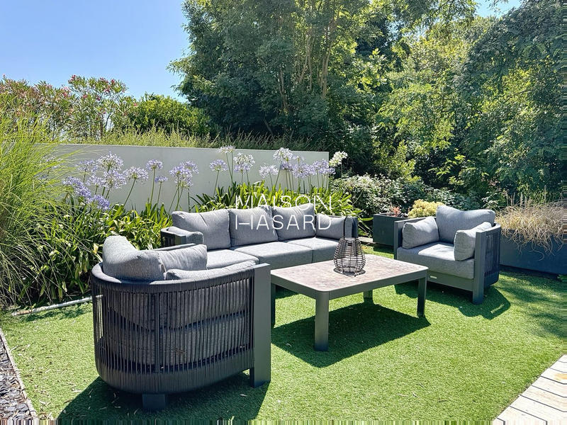 Maison contemporaine - 189 m² - 8 pièces