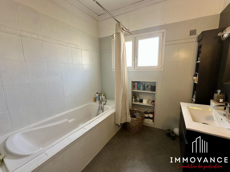 Villa - 225 m² - 8 pièces