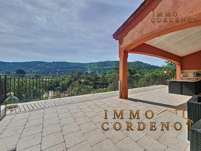 Villa - 200 m² - 6 pièces