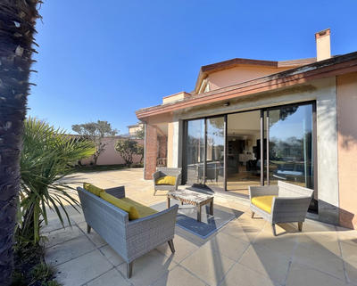 Villa - 216 m² - 7 pièces