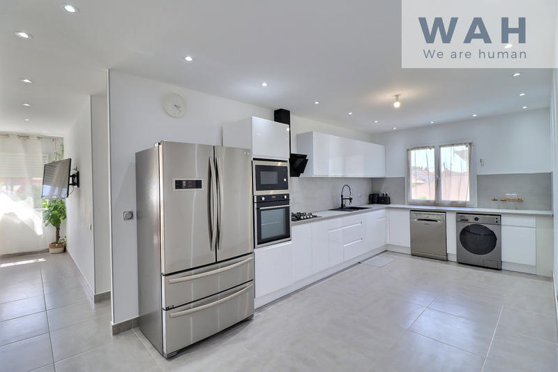 Maison - 194 m² - 9 pièces