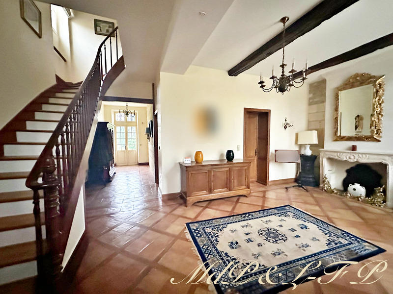 Maison bourgeoise - 700 m² - 19 pièces