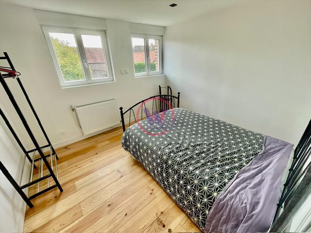 Maison - 260 m² - 10 pièces