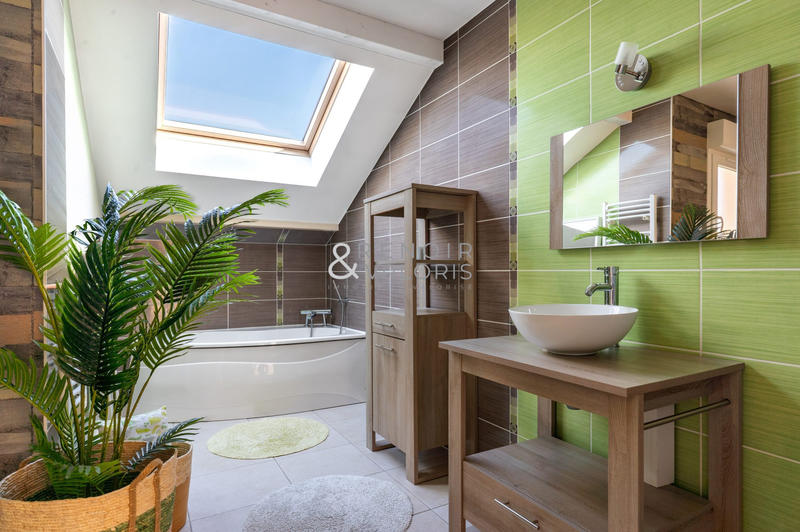 Maison - 270 m² - 7 pièces