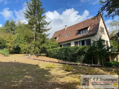 Maison - 196 m² - 7 pièces