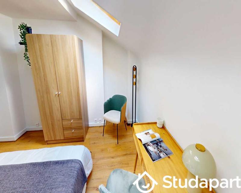 Chambre - 160 m² - 1 pièce